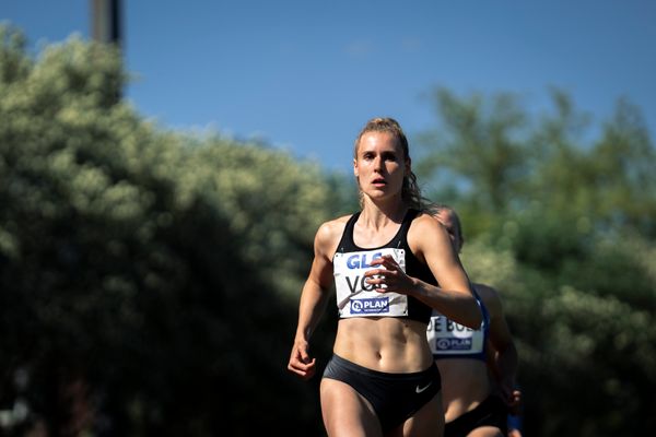 Laura Voss (LAZ Soest) ueber 800m am 08.05.2022 beim Stadtwerke Ratingen Mehrkampf-Meeting 2022 in Ratingen